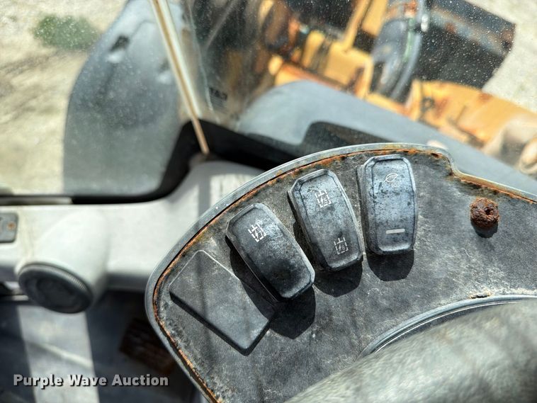 image for item OE9713 2019 Caterpillar 908M wheel loader