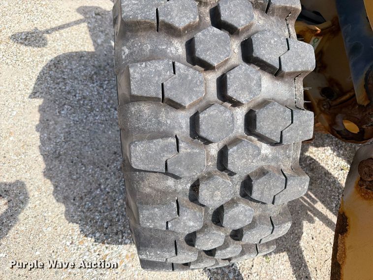 image for item OE9713 2019 Caterpillar 908M wheel loader