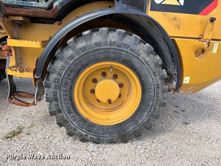 image for item OE9713 2019 Caterpillar 908M wheel loader