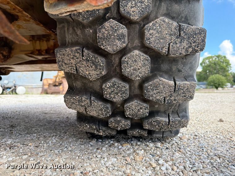 image for item OE9713 2019 Caterpillar 908M wheel loader