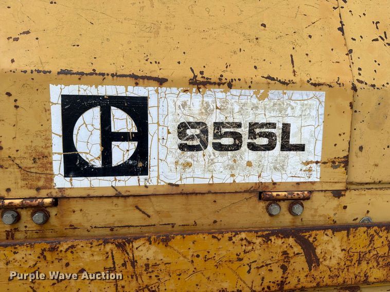image for item OE9714 1973 Caterpillar 955L track loader