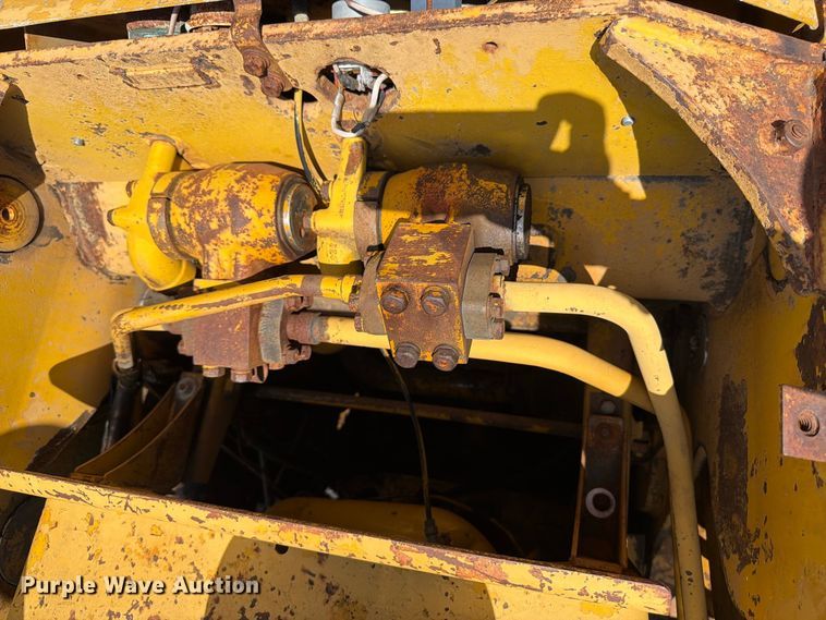 image for item OE9714 1973 Caterpillar 955L track loader