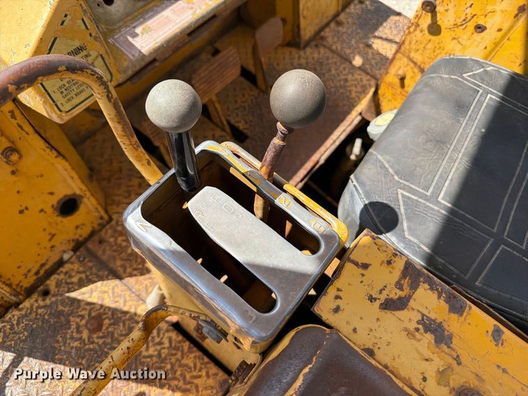image for item OE9714 1973 Caterpillar 955L track loader