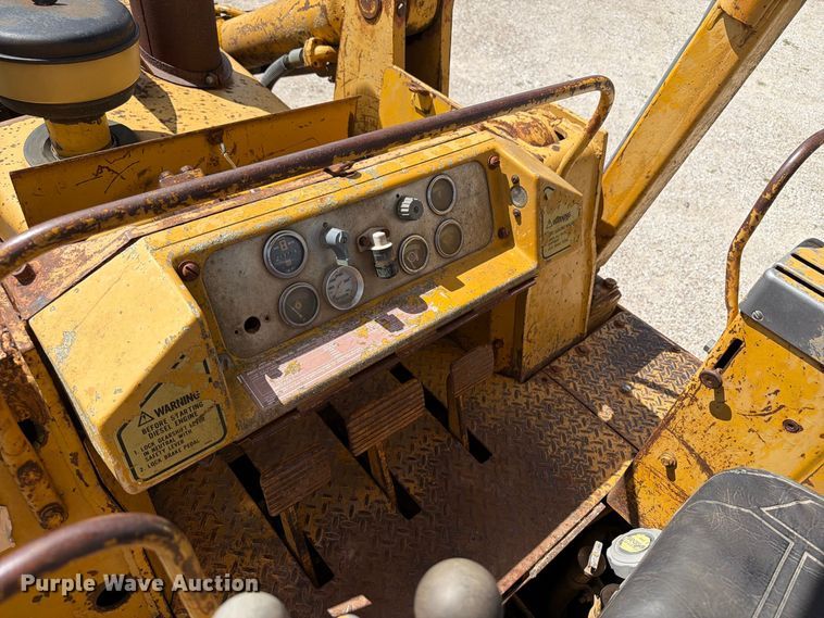 image for item OE9714 1973 Caterpillar 955L track loader