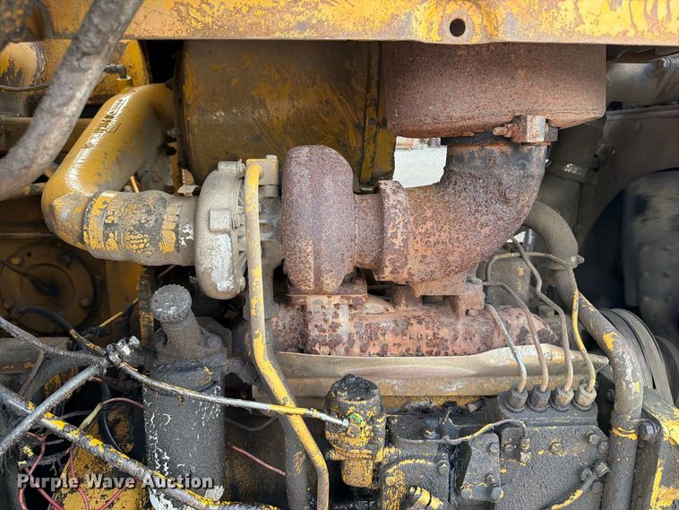 image for item OE9714 1973 Caterpillar 955L track loader