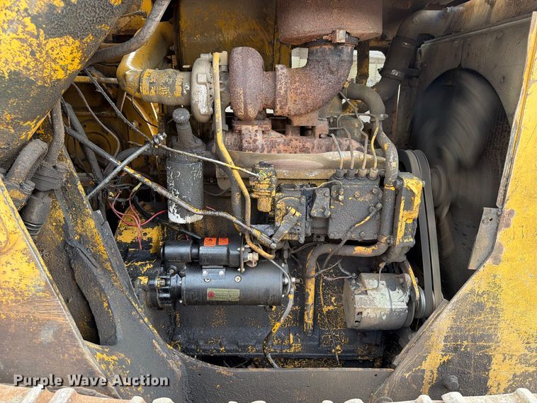 image for item OE9714 1973 Caterpillar 955L track loader