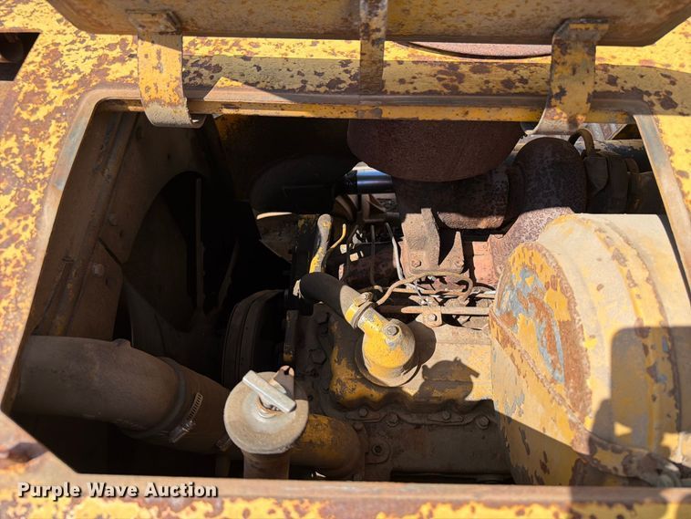 image for item OE9714 1973 Caterpillar 955L track loader