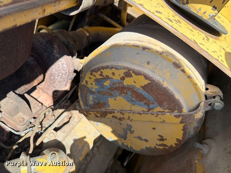image for item OE9714 1973 Caterpillar 955L track loader