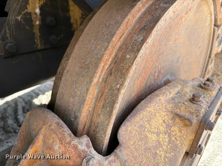 image for item OE9714 1973 Caterpillar 955L track loader