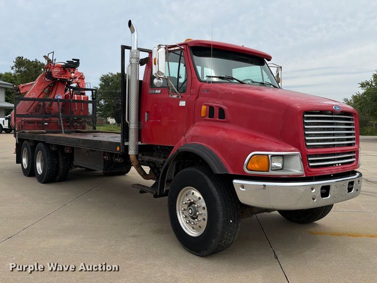 image for item OE9716 1996 Ford LT8513 crane truck