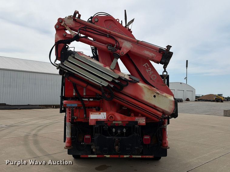 image for item OE9716 1996 Ford LT8513 crane truck