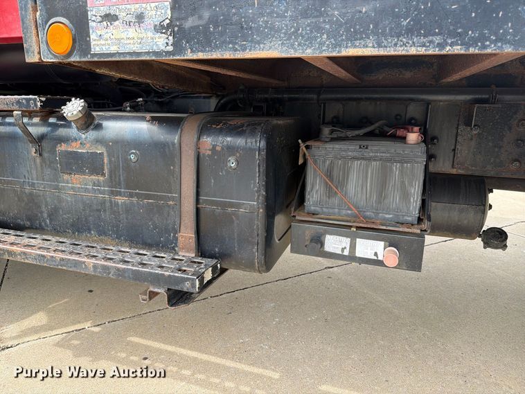 image for item OE9716 1996 Ford LT8513 crane truck