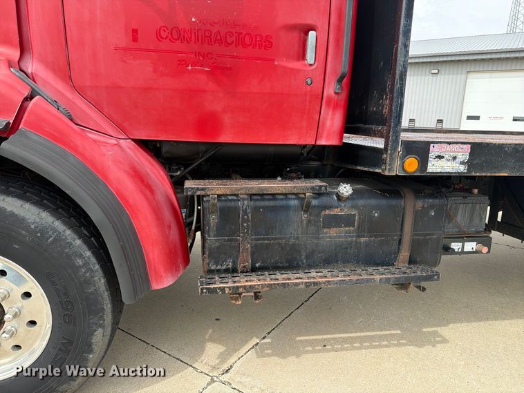 image for item OE9716 1996 Ford LT8513 crane truck