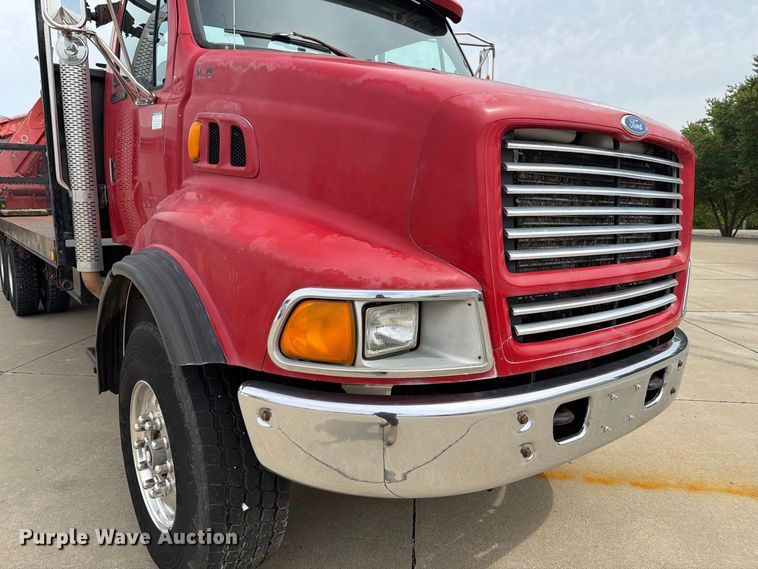 image for item OE9716 1996 Ford LT8513 crane truck