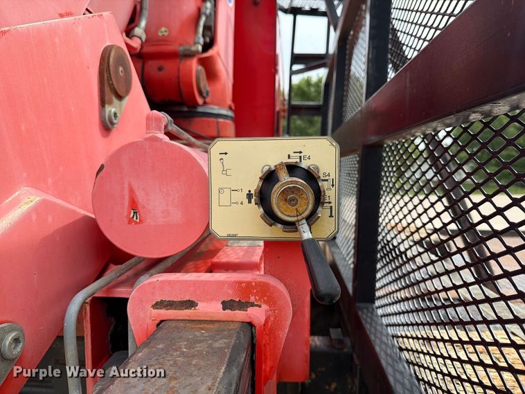 image for item OE9716 1996 Ford LT8513 crane truck
