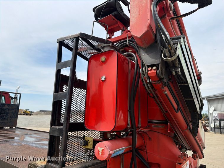 image for item OE9716 1996 Ford LT8513 crane truck