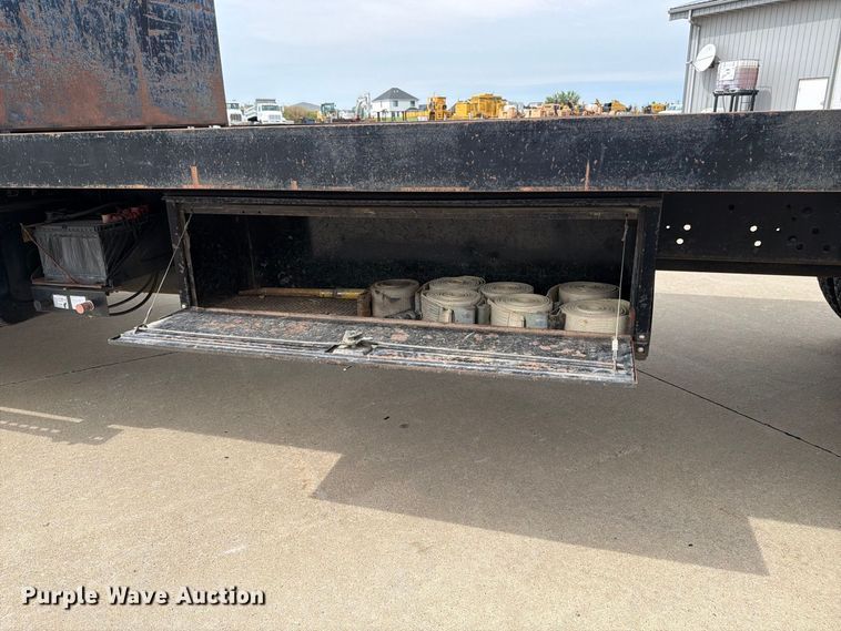 image for item OE9716 1996 Ford LT8513 crane truck