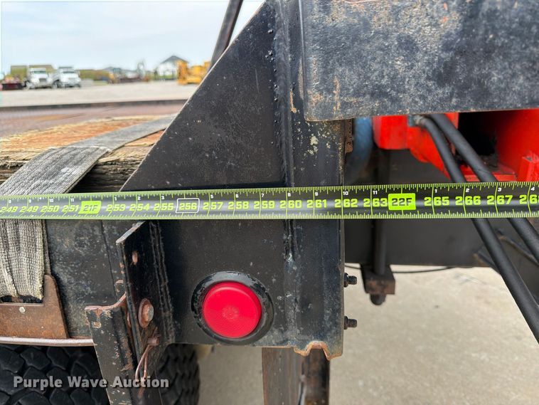 image for item OE9716 1996 Ford LT8513 crane truck