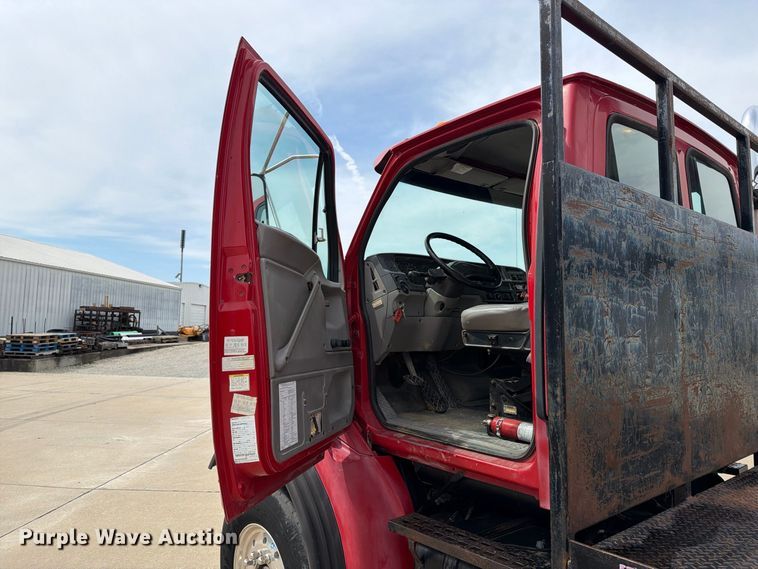 image for item OE9716 1996 Ford LT8513 crane truck