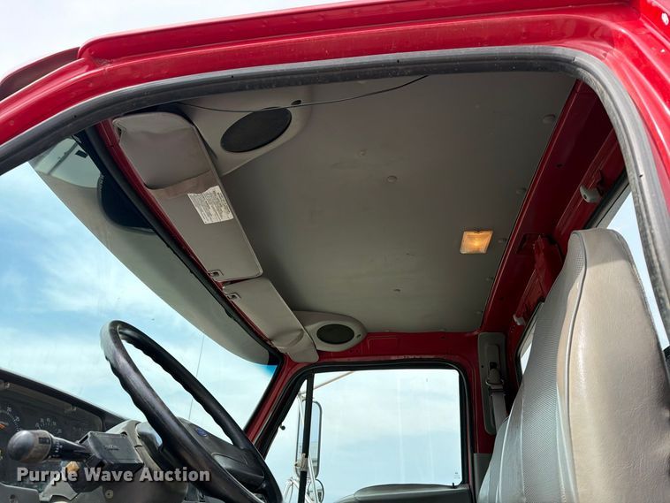 image for item OE9716 1996 Ford LT8513 crane truck