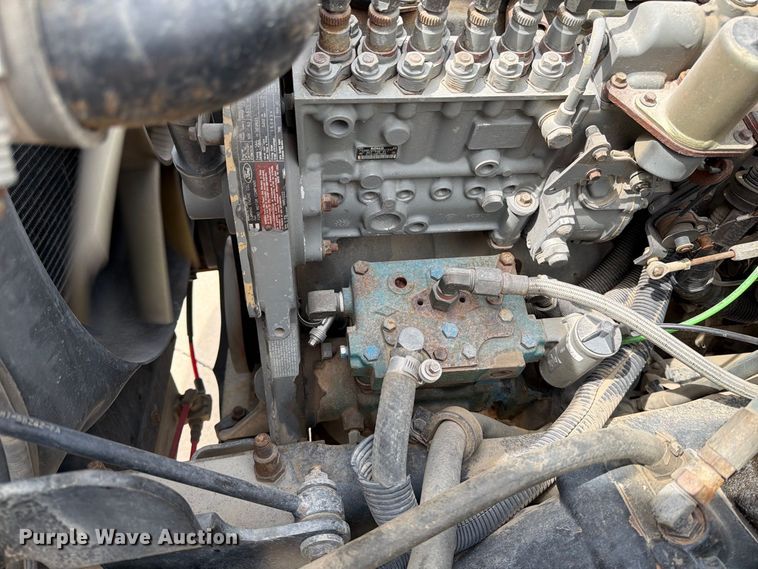 image for item OE9716 1996 Ford LT8513 crane truck