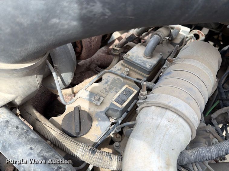 image for item OE9716 1996 Ford LT8513 crane truck