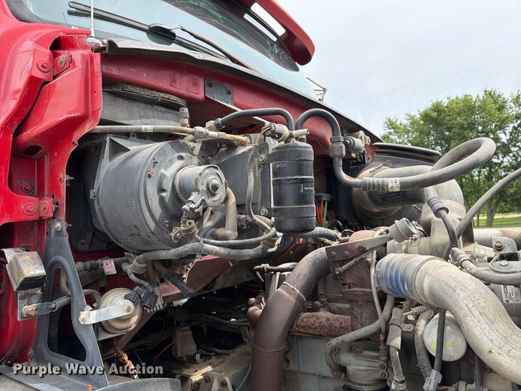 image for item OE9716 1996 Ford LT8513 crane truck