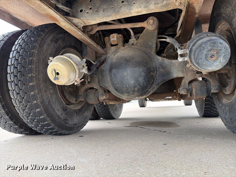 image for item OE9716 1996 Ford LT8513 crane truck