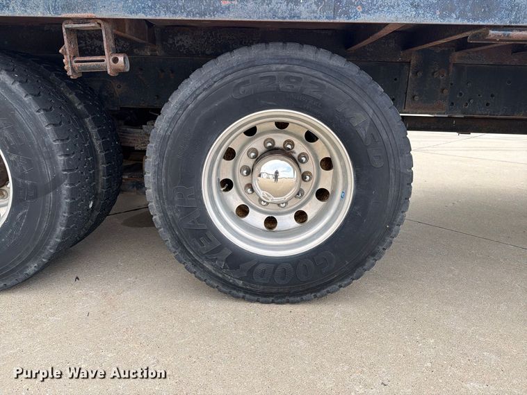 image for item OE9716 1996 Ford LT8513 crane truck