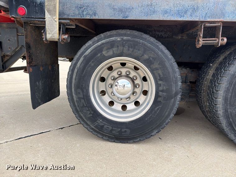 image for item OE9716 1996 Ford LT8513 crane truck