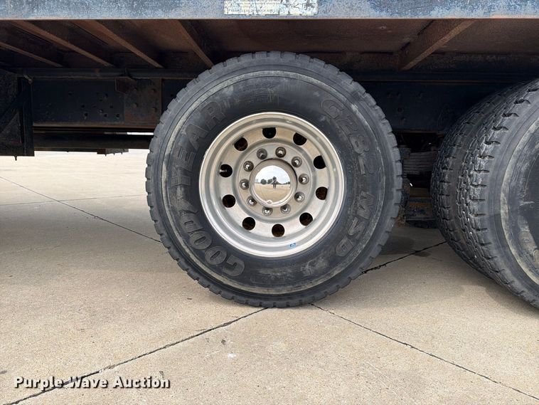 image for item OE9716 1996 Ford LT8513 crane truck