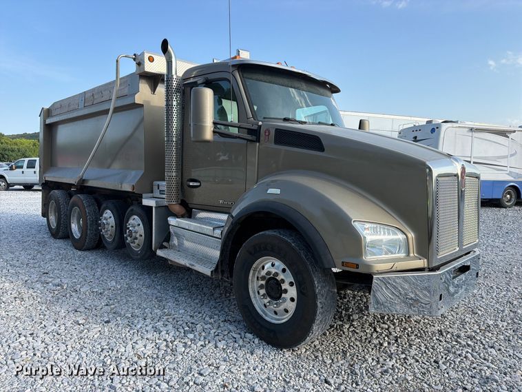 image for item YA3373 2018 Kenworth T880 dump truck