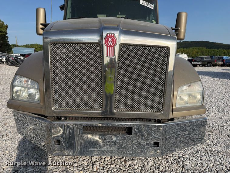 image for item YA3373 2018 Kenworth T880 dump truck