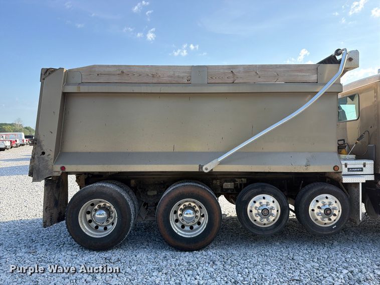 image for item YA3373 2018 Kenworth T880 dump truck