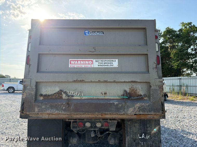 image for item YA3373 2018 Kenworth T880 dump truck