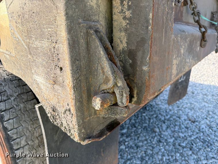 image for item YA3373 2018 Kenworth T880 dump truck