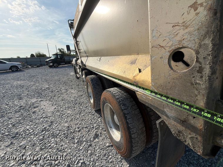image for item YA3373 2018 Kenworth T880 dump truck