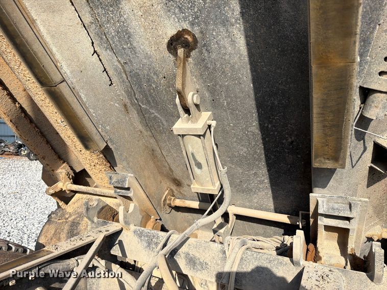 image for item YA3373 2018 Kenworth T880 dump truck