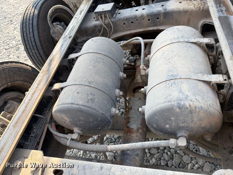 image for item YA3373 2018 Kenworth T880 dump truck