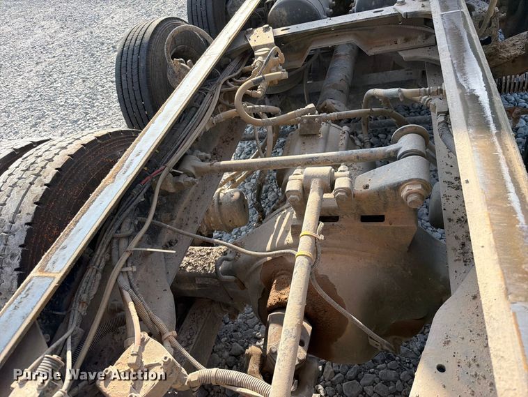 image for item YA3373 2018 Kenworth T880 dump truck