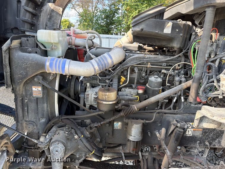 image for item YA3373 2018 Kenworth T880 dump truck