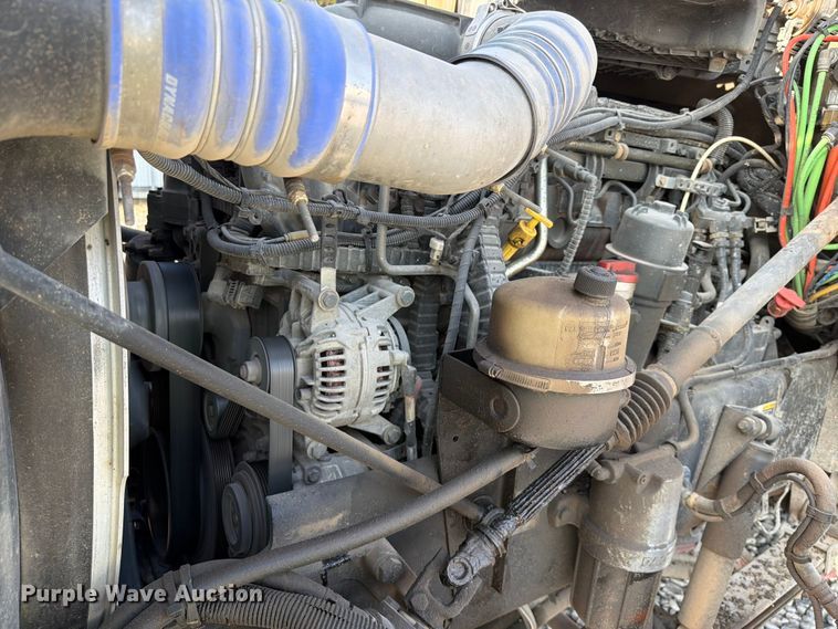 image for item YA3373 2018 Kenworth T880 dump truck