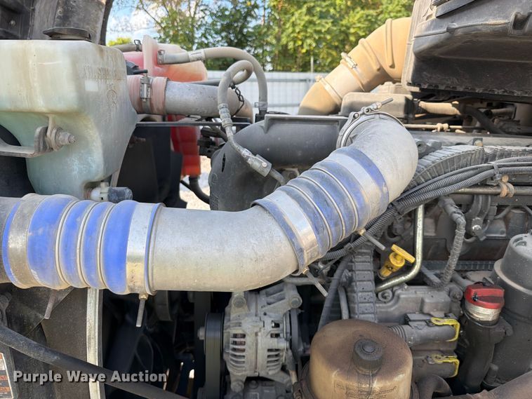 image for item YA3373 2018 Kenworth T880 dump truck