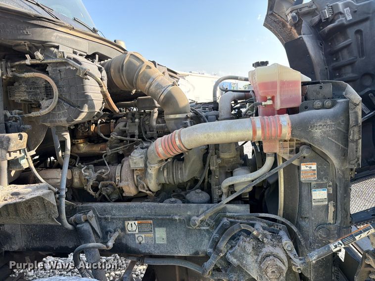image for item YA3373 2018 Kenworth T880 dump truck