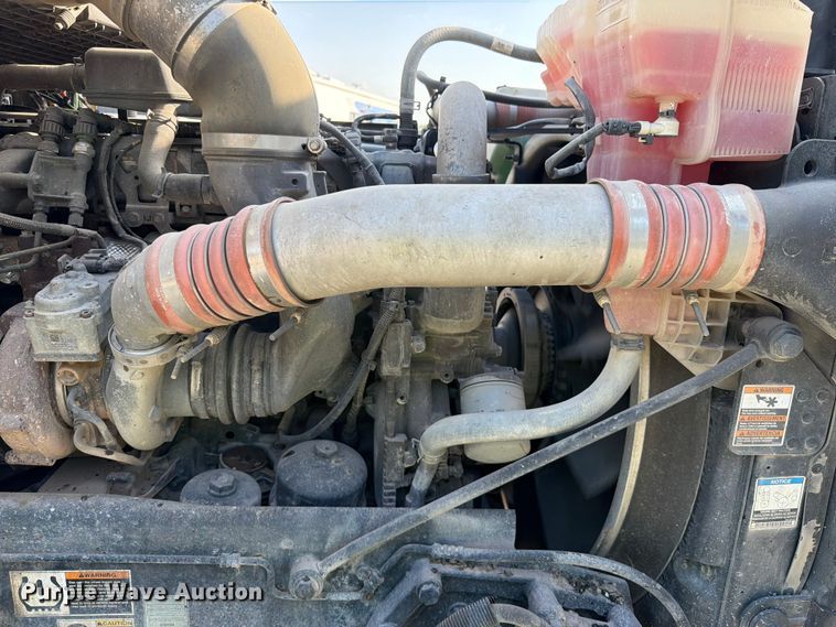 image for item YA3373 2018 Kenworth T880 dump truck