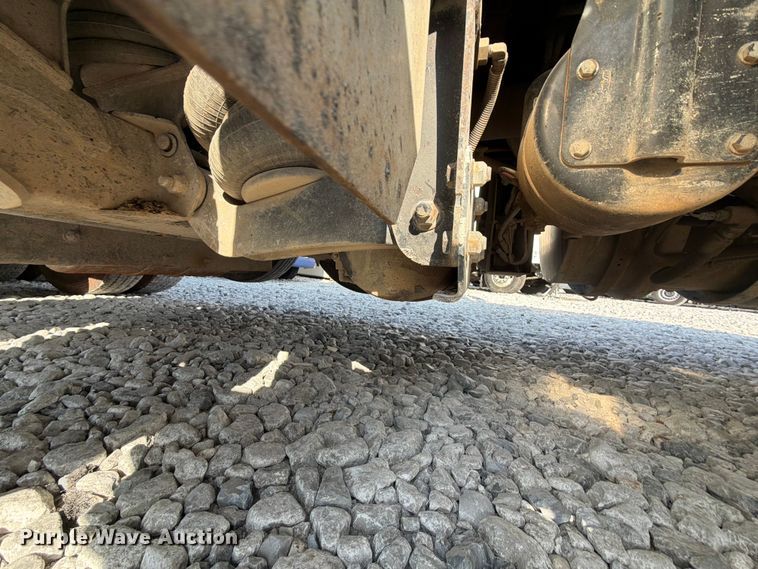 image for item YA3373 2018 Kenworth T880 dump truck