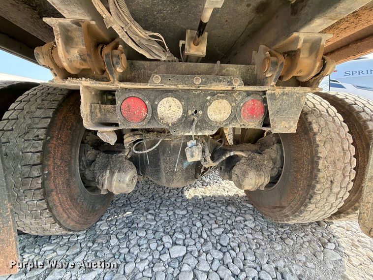 image for item YA3373 2018 Kenworth T880 dump truck