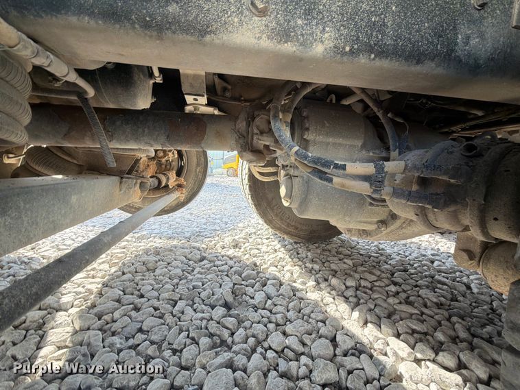 image for item YA3373 2018 Kenworth T880 dump truck