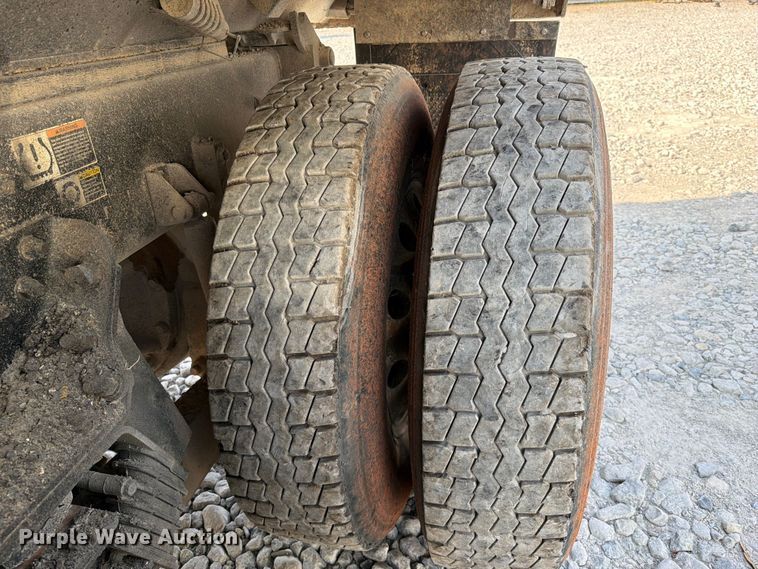 image for item YA3373 2018 Kenworth T880 dump truck