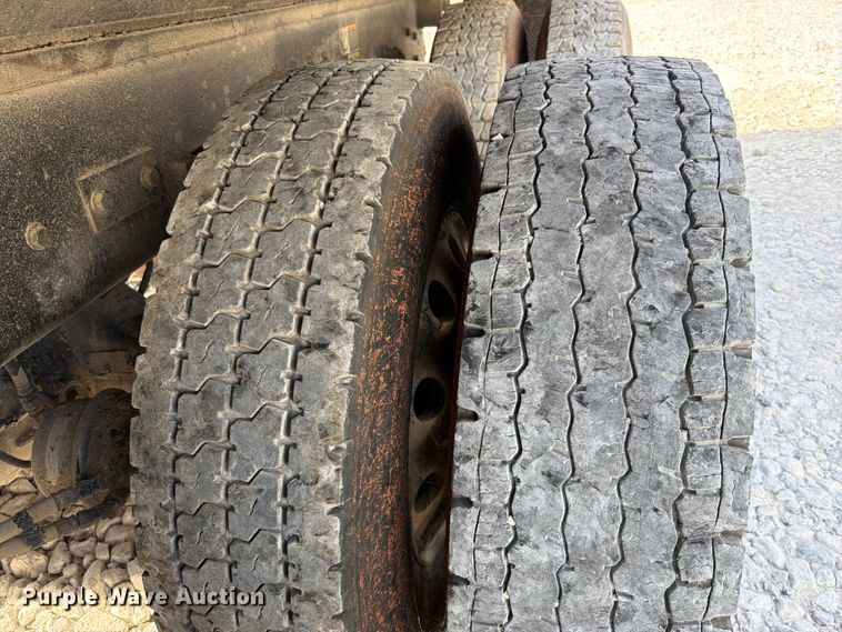 image for item YA3373 2018 Kenworth T880 dump truck